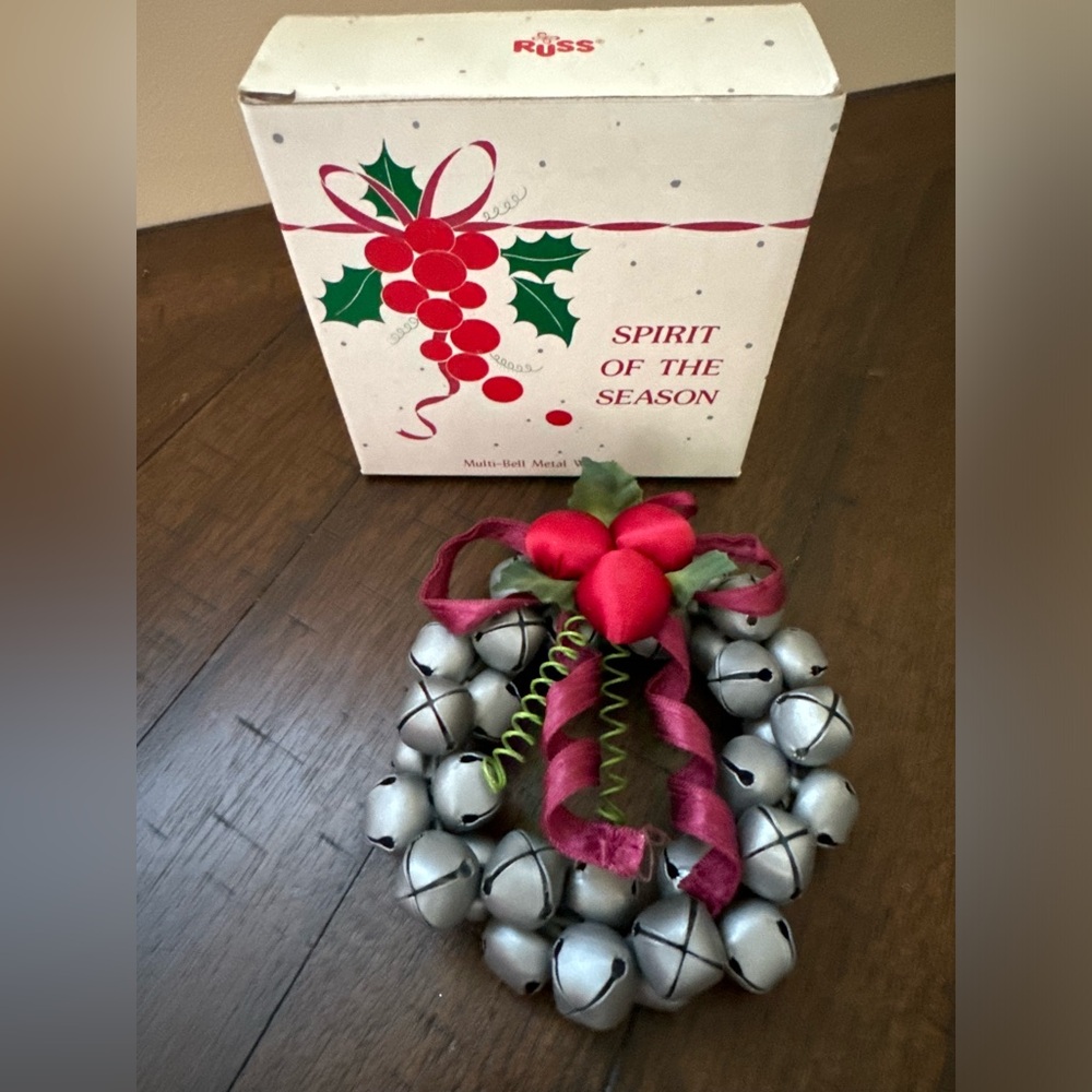 Vintage Russ Christmas Bell Wreath Holiday Door Wall Decor Ornament